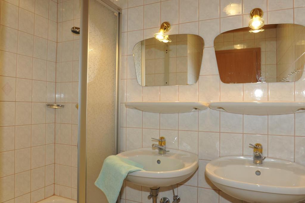 Gut Neusess Villa Маутерндорф Стая снимка