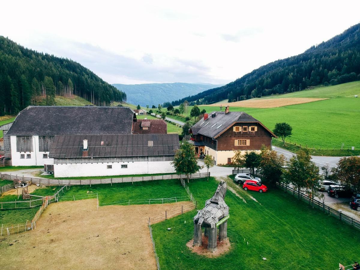 Gut Neusess Villa Маутерндорф Екстериор снимка