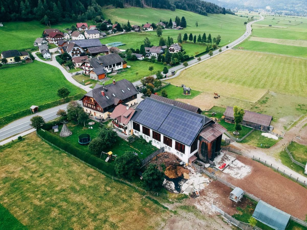 Gut Neusess Villa Маутерндорф Екстериор снимка